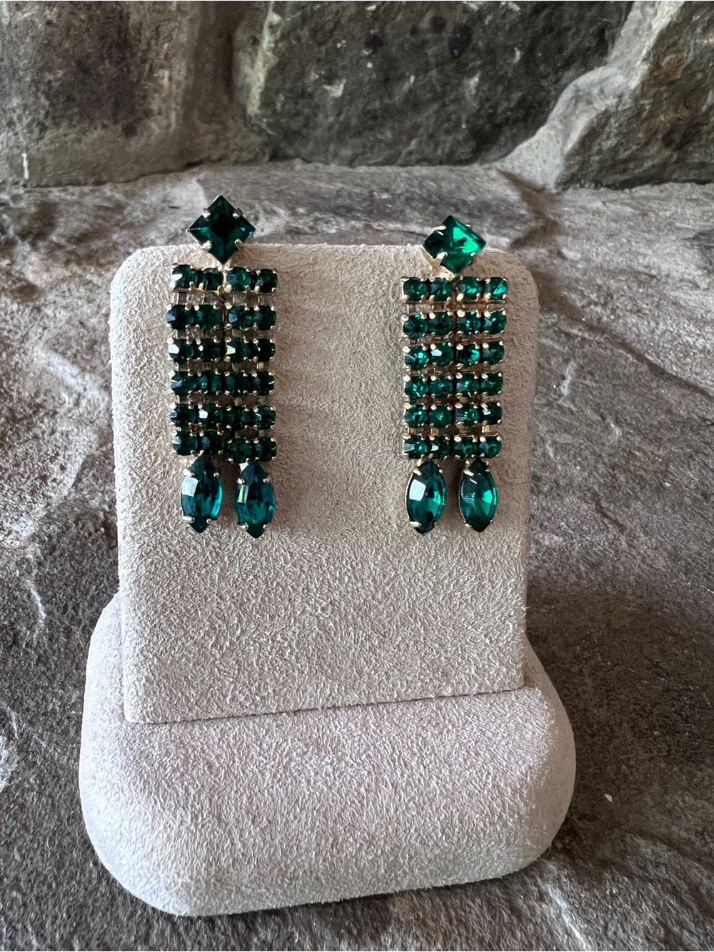 Vintage Emerald Green Rhinestone Crystal Drop screwback clip Earrings